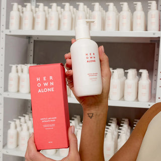 HER OWN ALONE Švelnus intymios higienos prausiklis